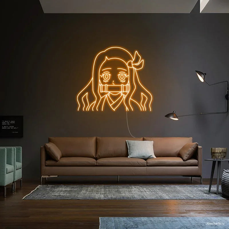 Oranžový neonový nápis anime dívka, moderní osvětlení pro herní kout.