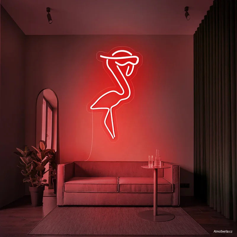 Červený LED neon plameňák, výrazné svítící umění pro moderní prostory.