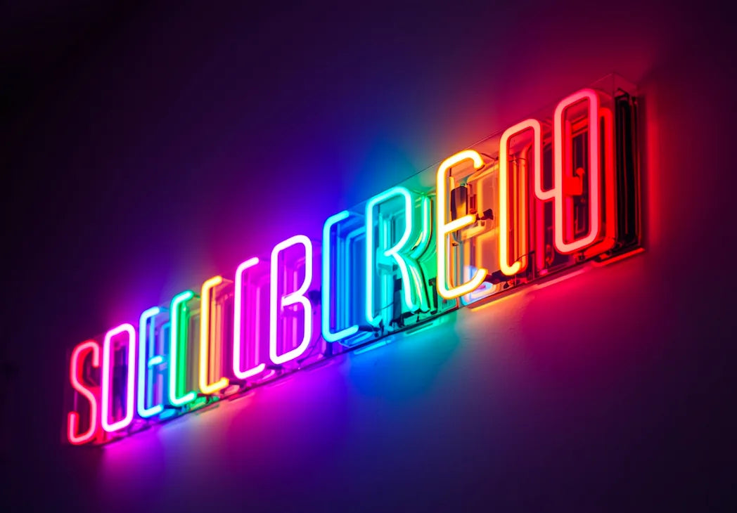 Které barvy LED neonu zvyšují prodej nejvíce? Vědecky ověřeno