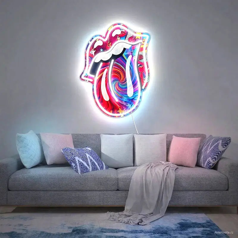 Neonový nápis rty s jazykem, kombinace LED neonu a barevného UV tisku pro moderní interiér.