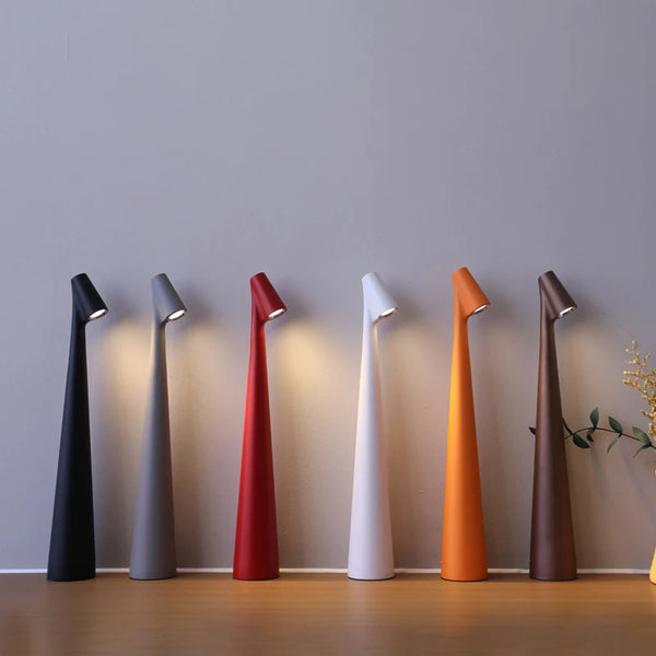 LED stolní lampa Porta v různých barvách – moderní minimalistický design, různé varianty pro každý interiér.